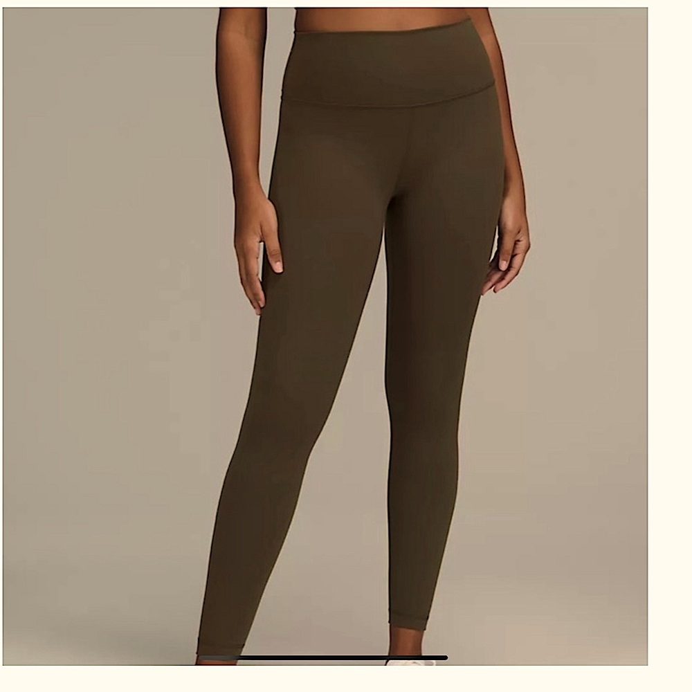 NWOT Lululemon Athletica Women’s Wunder Under Leggings